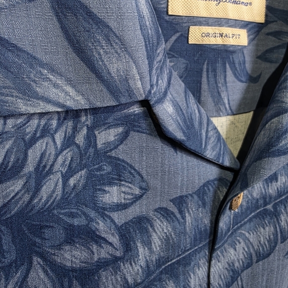 44) TOMMY BAHAMA Silk Tropical Button-up Sz. XL - Picture 2 of 8